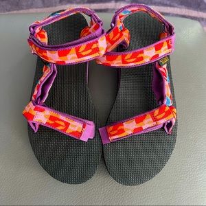 NWOT Teva Midform Universal Sandal